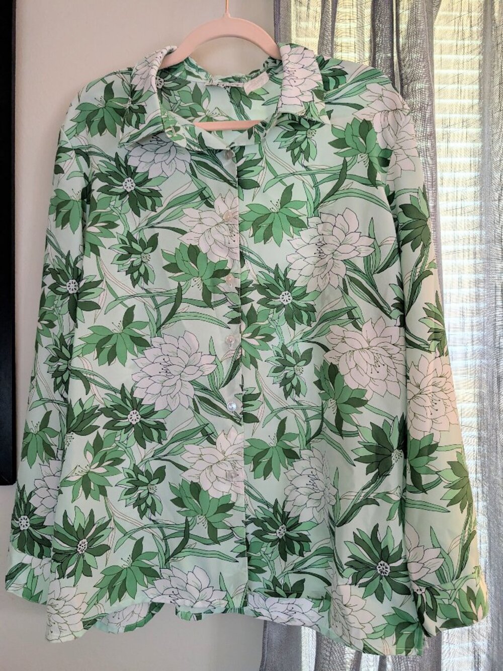 The TOG Shop Green Floral Button-up Size 18